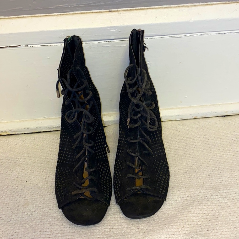 Lace up heels - Picture 2 of 3